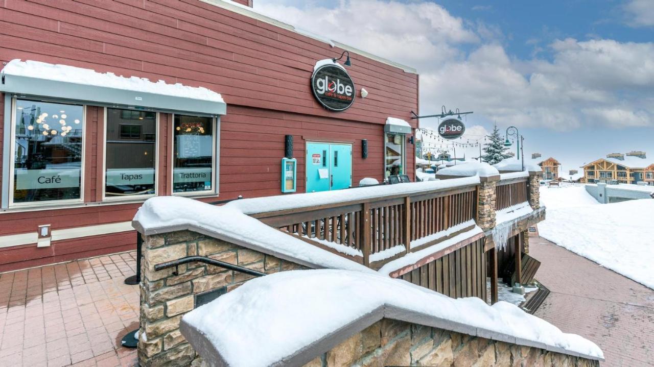 Nest On Perfection - Newly Renovated Ski In Ski Out Mountain View Condo Big White Exterior foto